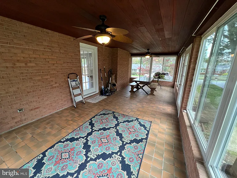 800 Severn Dr — Photo 16
