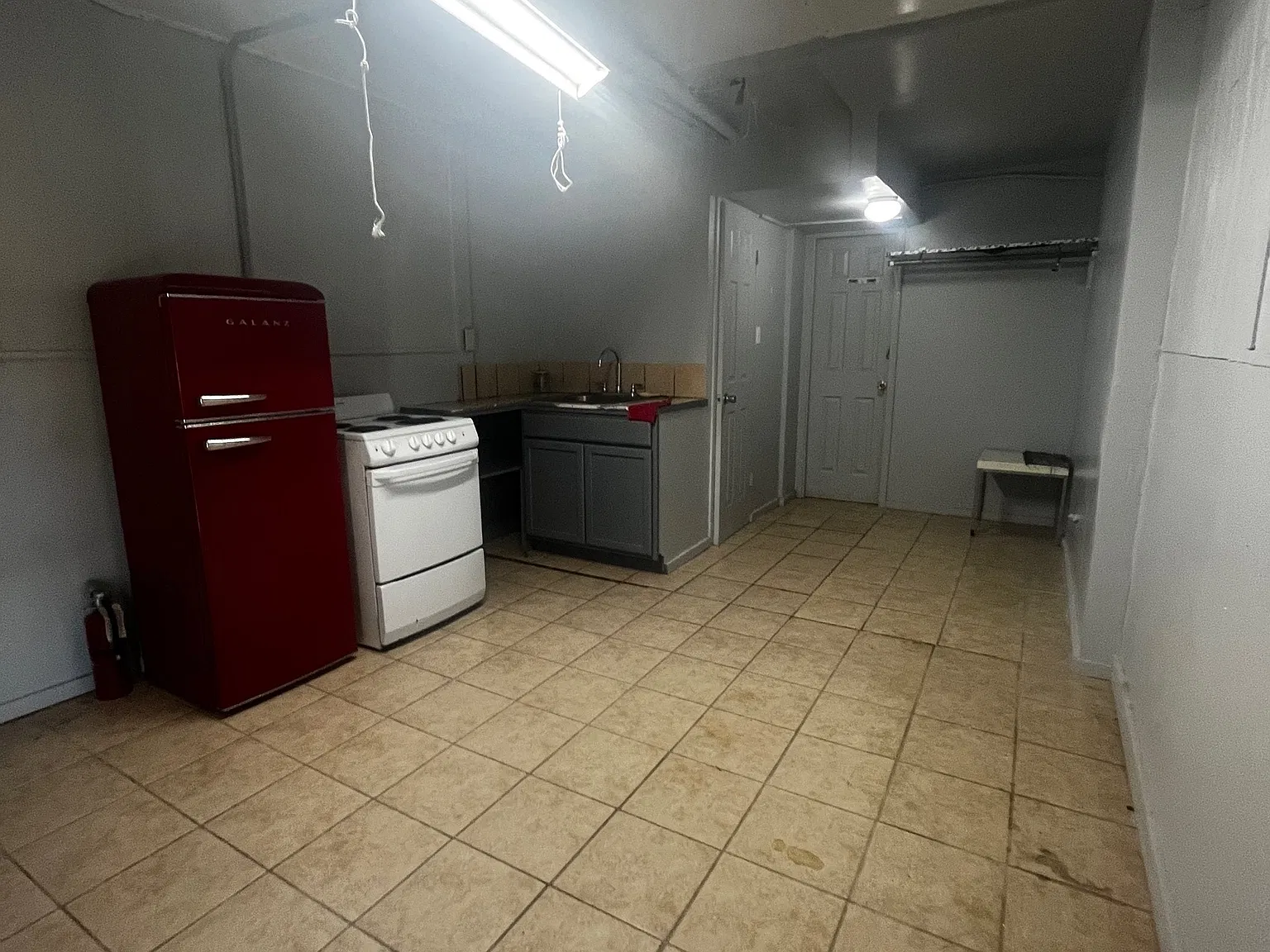 Hibiscus Apartments — Photo 3