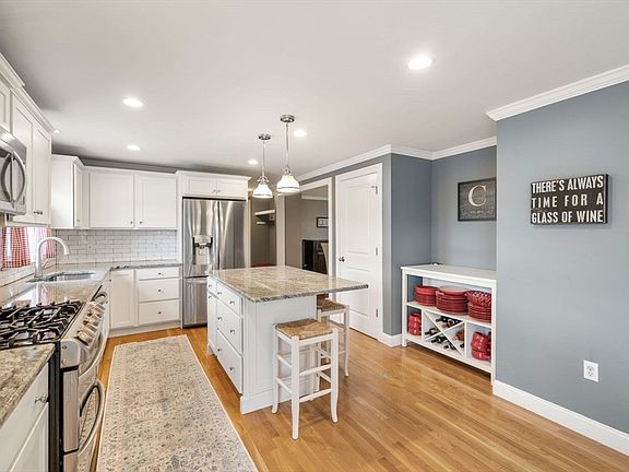 3rd image of 23 Bog View Rd