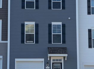 133 Mossdale Blvd, Falling Waters, WV 25419