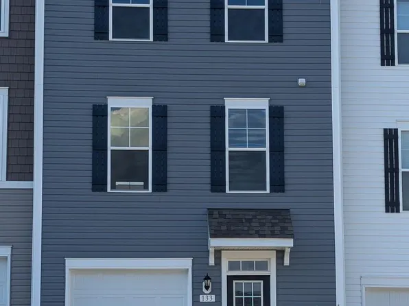 133 Mossdale Blvd, Falling Waters, WV 25419