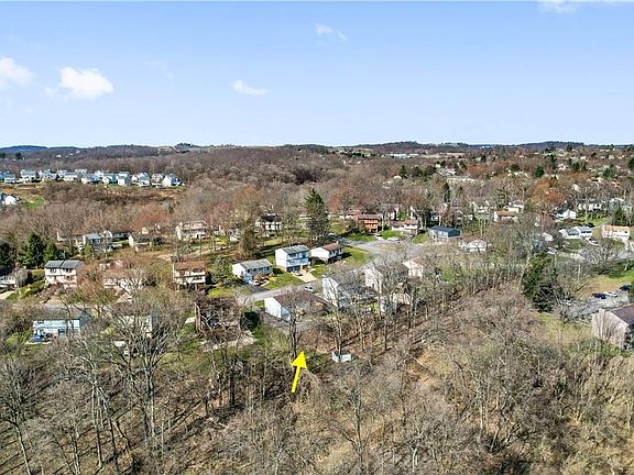 3rd image of 2640 Fox Chase Ct S