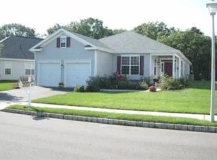 4 Estuary Ct, Barnegat, NJ 08005