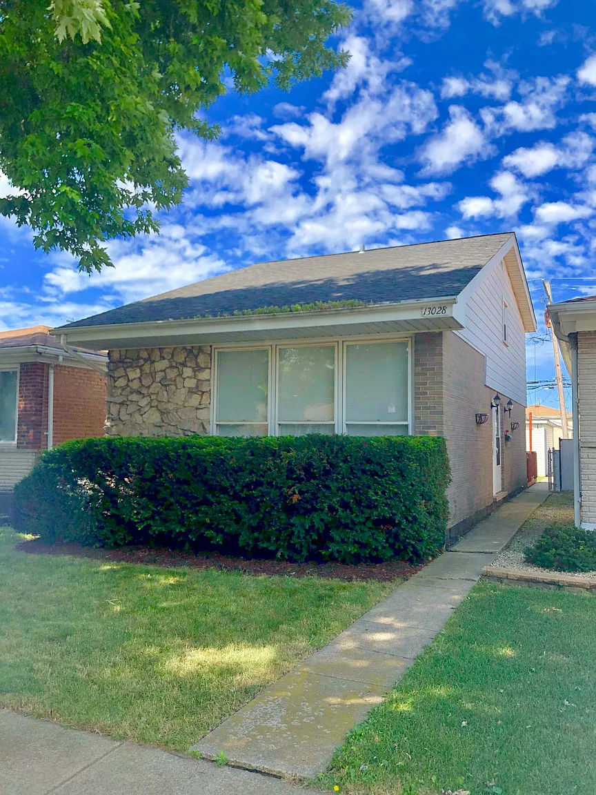 13028 S Burley Ave photo 1