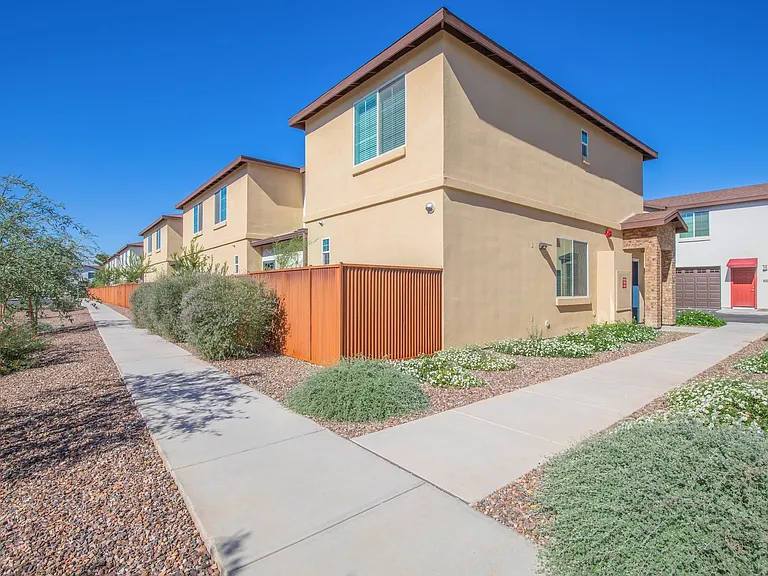 San Junipero Townhomes — Photo 20