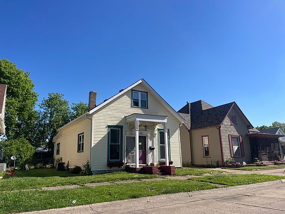 3rd image of 260 E Mechanic St