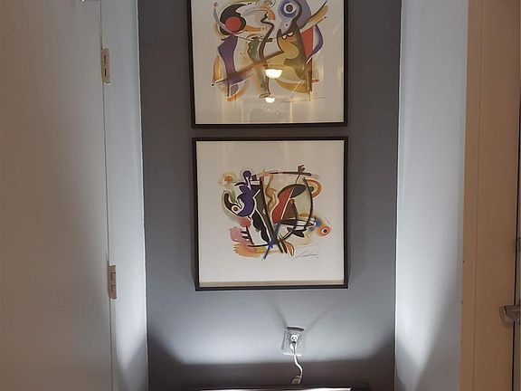 5th image of 909 N Logan St APT 9F