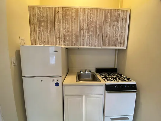 Rented by Urban Real Estate Property Group Inc | media 13