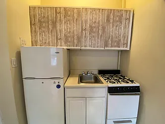 Rented by Urban Real Estate Property Group Inc