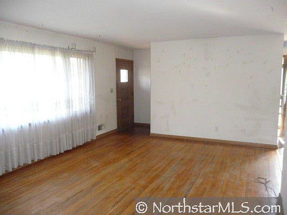 4th image of 128 Bellwood Avenue