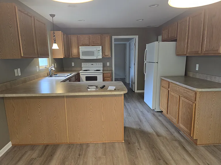 14262 Shadywood Dr #32 — Photo 3