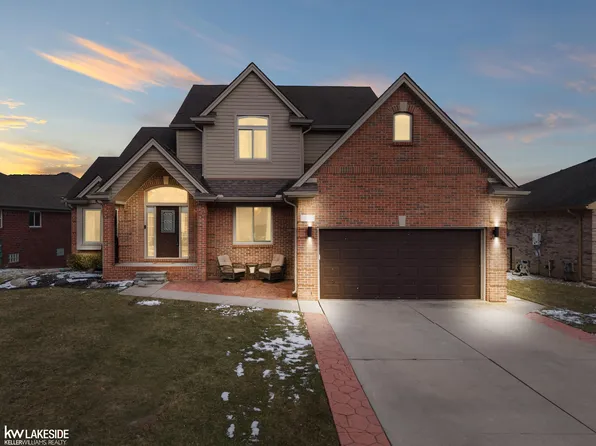 53392 Crawford Dr, Chesterfield, MI 48051