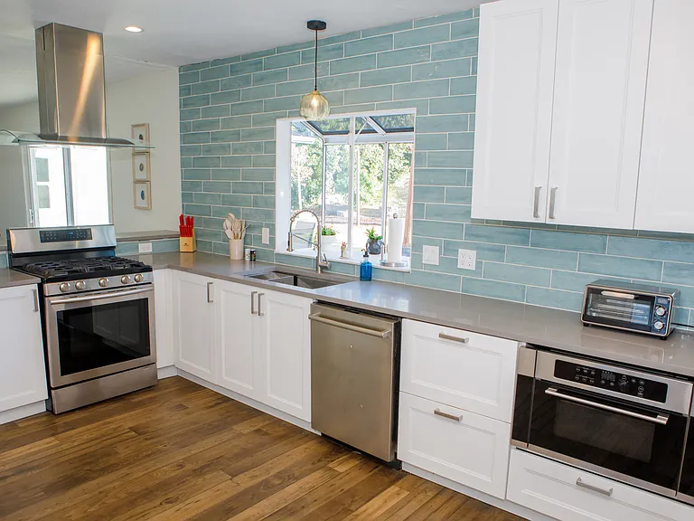 176 W Gainsborough Rd — Photo 4