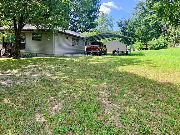 3rd image of 160 Lake Circle Dr