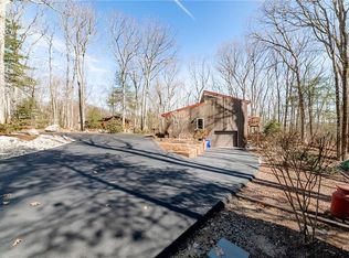 21 Latham Farm Rd, Smithfield, RI 02917