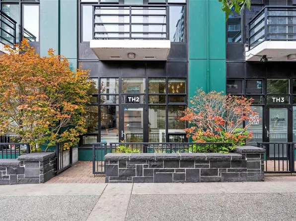 834 Johnson St #2, Victoria, BC V8W 1N3