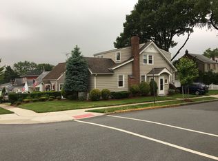 63 Gillespie Rd, Bloomfield, NJ 07003