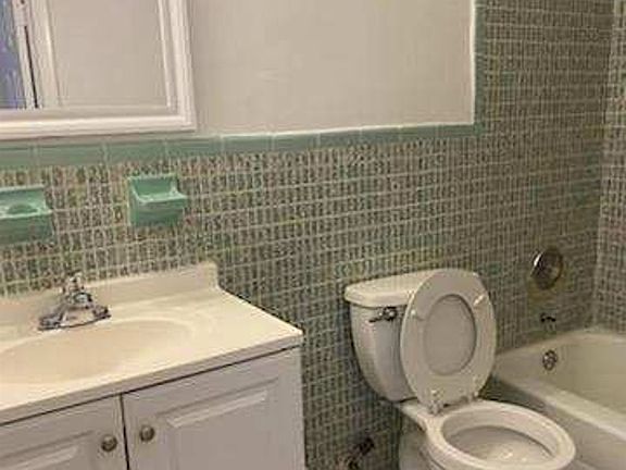 5th image of 6208 Dawson St APT 1
