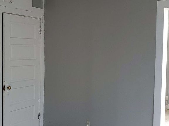 3rd image of 1612-1614 Huffman Ave #1614-1