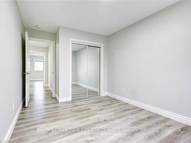 110 Commonwealth St — Photo 24