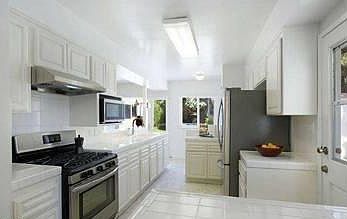 4th image of 1856 Brockton Ave
