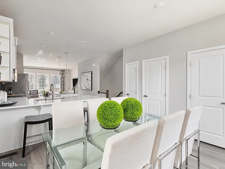 1341 Aspen NW — Photo 23