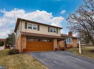 932 Pleasant View Rd, Ephrata, PA 17522