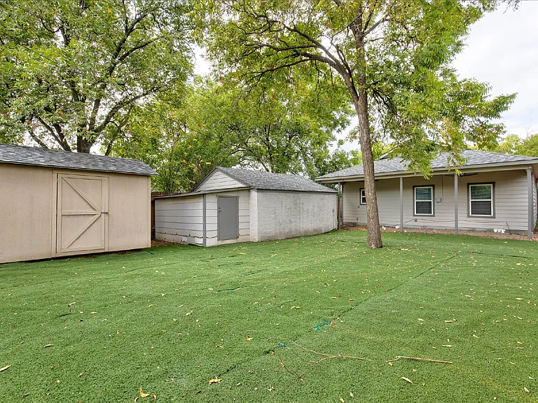 2521 Benbrook Blvd — Photo 30