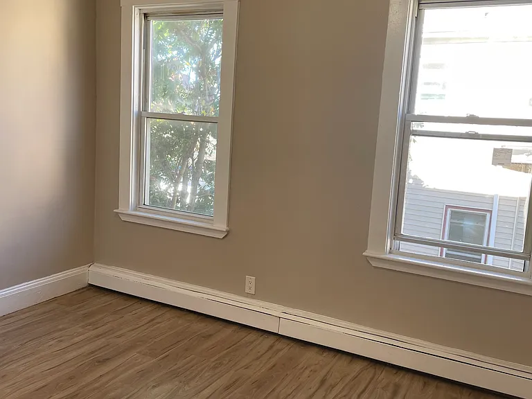 18 Lawton Ave #2 — Photo 18