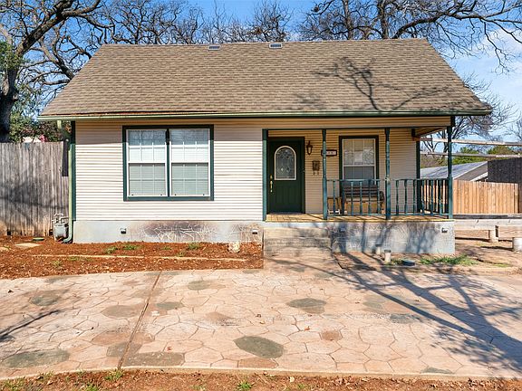 3rd image of 805 E Shady Grove Rd