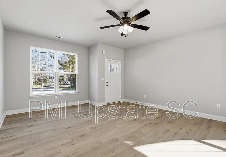 107 Virginia Ave — Photo 9