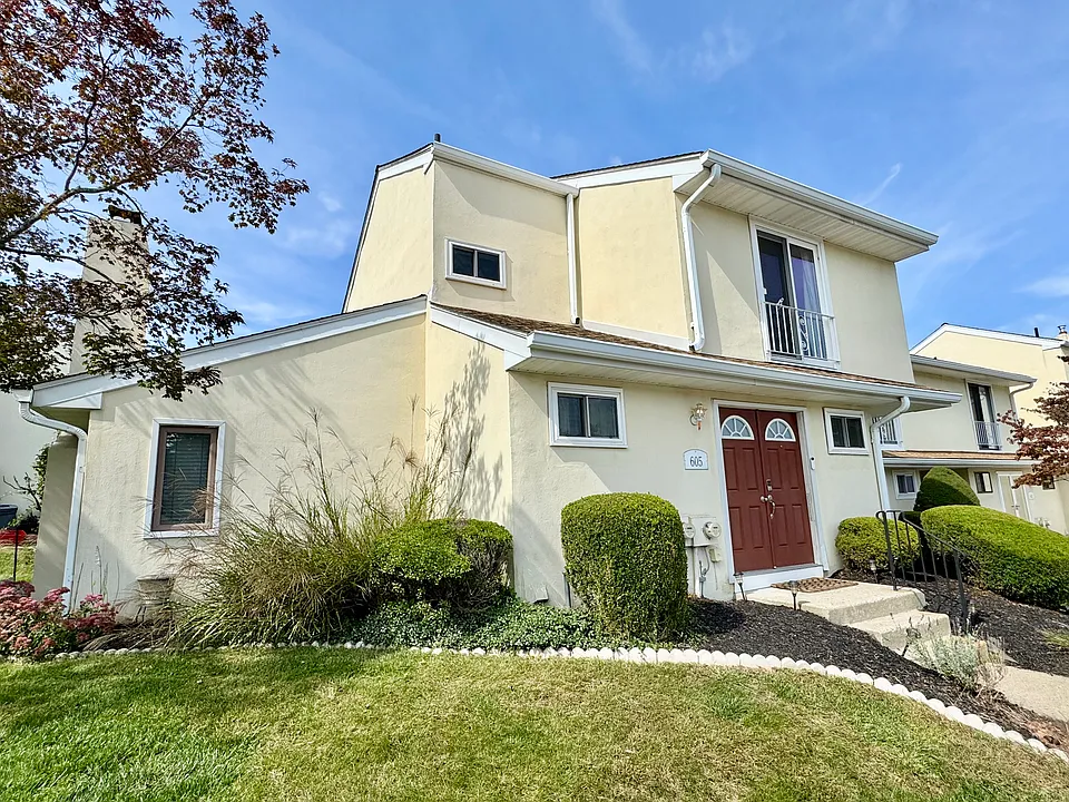 605 Hemlock Cir