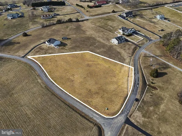 6700 Sunrise Bay Dr, Mineral, VA 23117