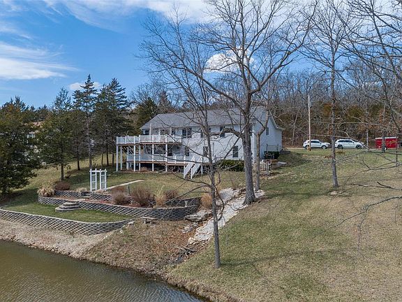 2nd image of 10426 Lake Crest Dr