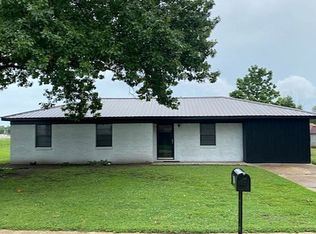 101 Carriage Dr, Osceola, AR 72370