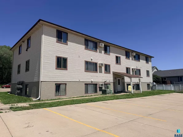 1000 S Crawford Rd, Vermillion, SD 57069