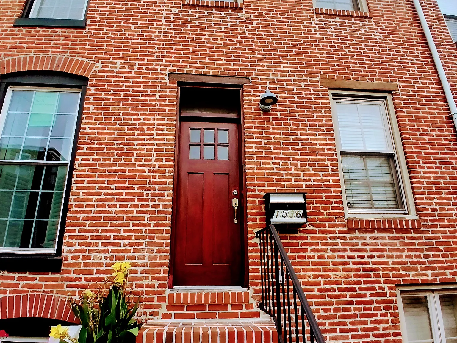 3 bed, 2.5 bath, 2400 sqft, $3,100 — Photo 1