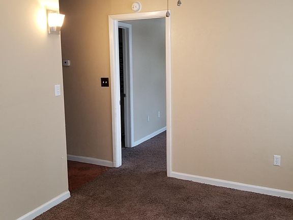2nd image of 21 Valleyview Dr #B