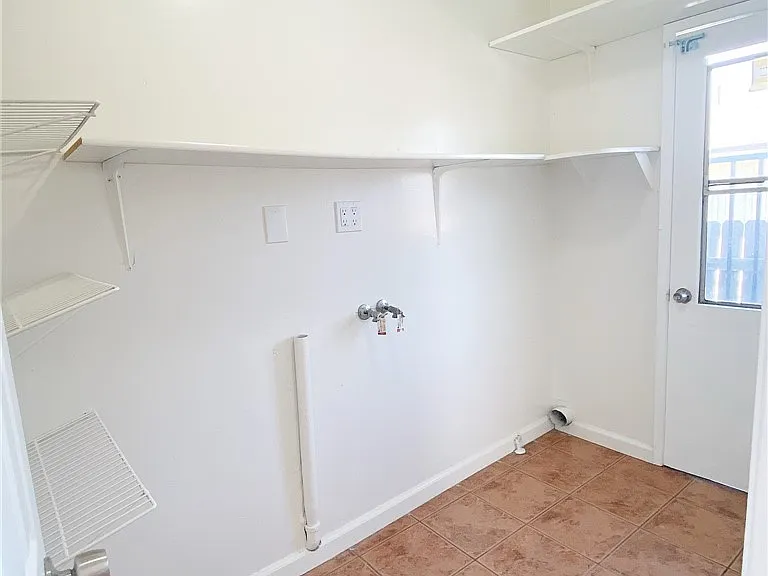 11125 Freer St #B — Photo 12