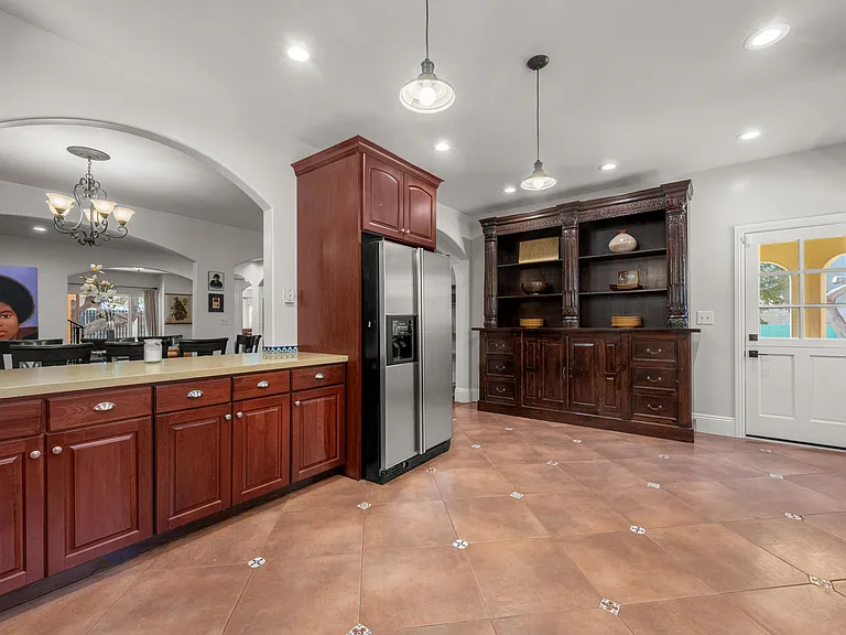 8302 S Sepulveda Blvd — Photo 85