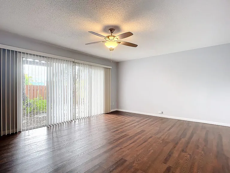 164 Sweetgum Ln — Photo 6