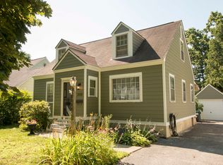 2036 Hoover Rd, Niskayuna, NY 12309