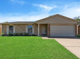 17615 Autumn Hills Dr, Houston, TX 77084