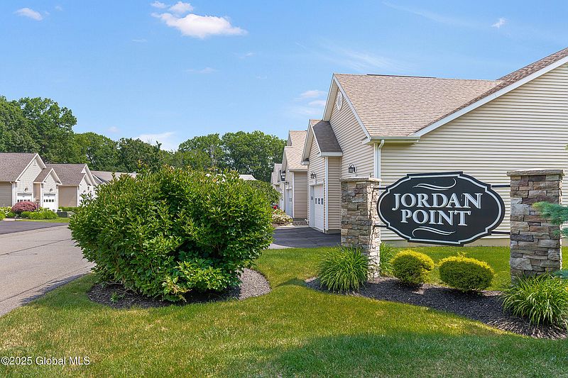 5th image of 11 Jordan Point Drive