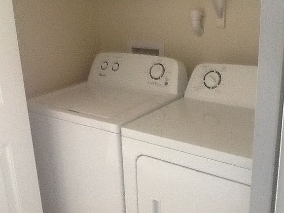 4th image of 3809 Victoria Dr Unit B