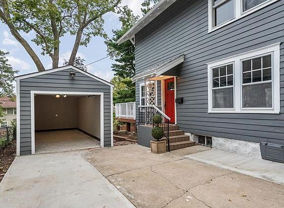 2nd image of 5636 Kenwood Ave