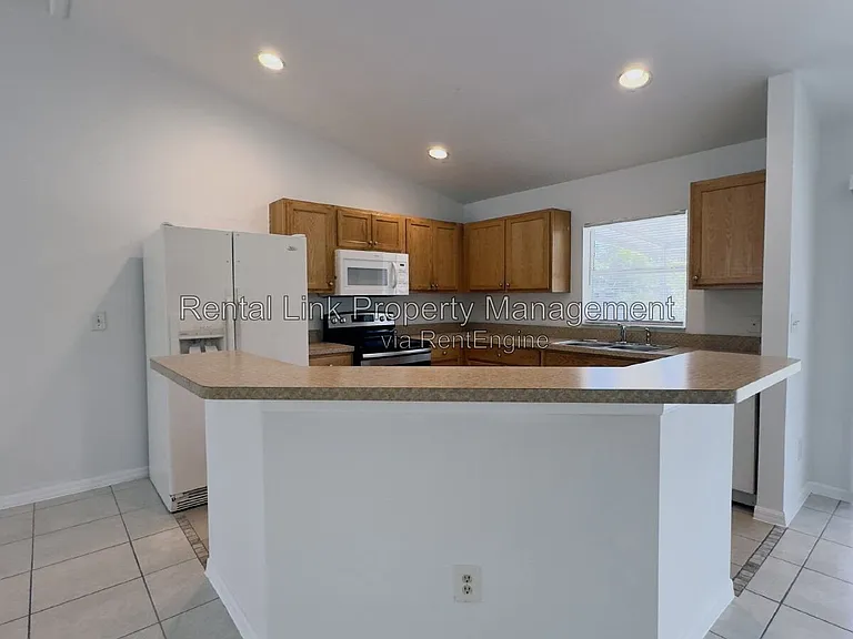 4867 30th St SW — Photo 10