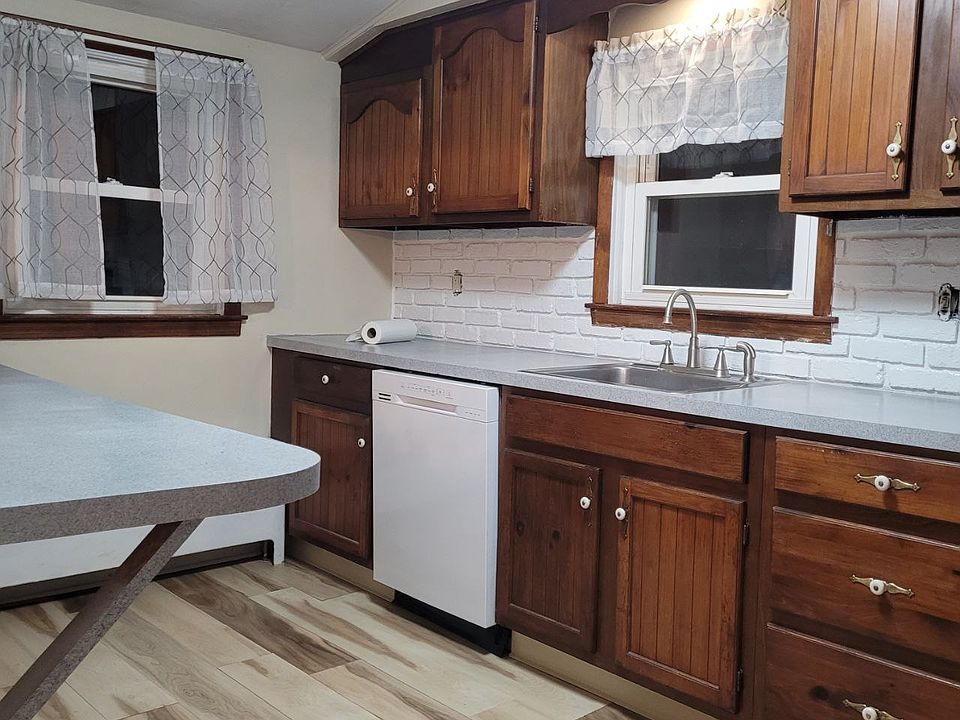 Kitchen (new counters and backsplash)