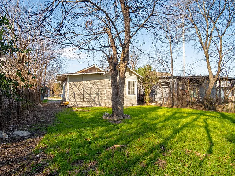 1518 Burnet St — Photo 20