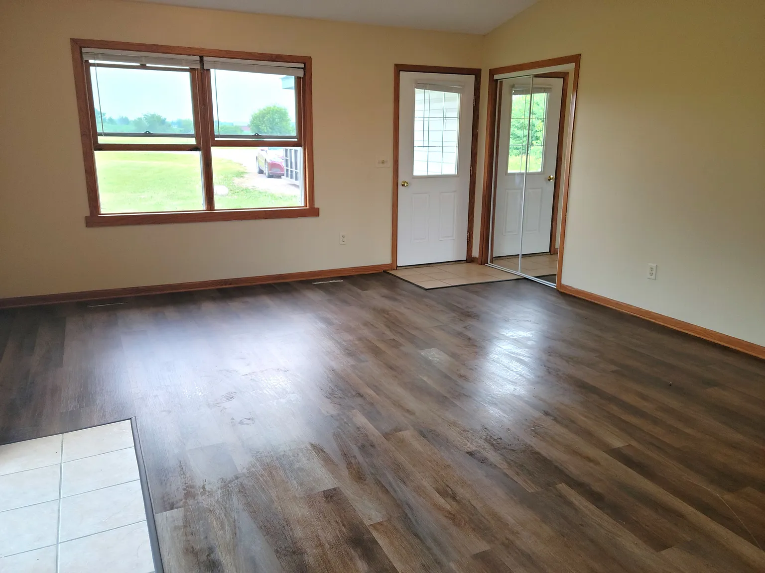 2 bed, 1005 sqft, $1,100 — Photo 3